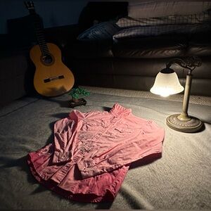 Really Cool Y2K button Up Has a bunch of logos on it